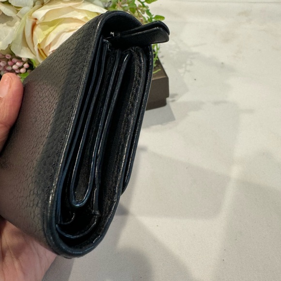 Authentic Marc Jacob’s small snap zippy wallet. - Picture 3 of 10